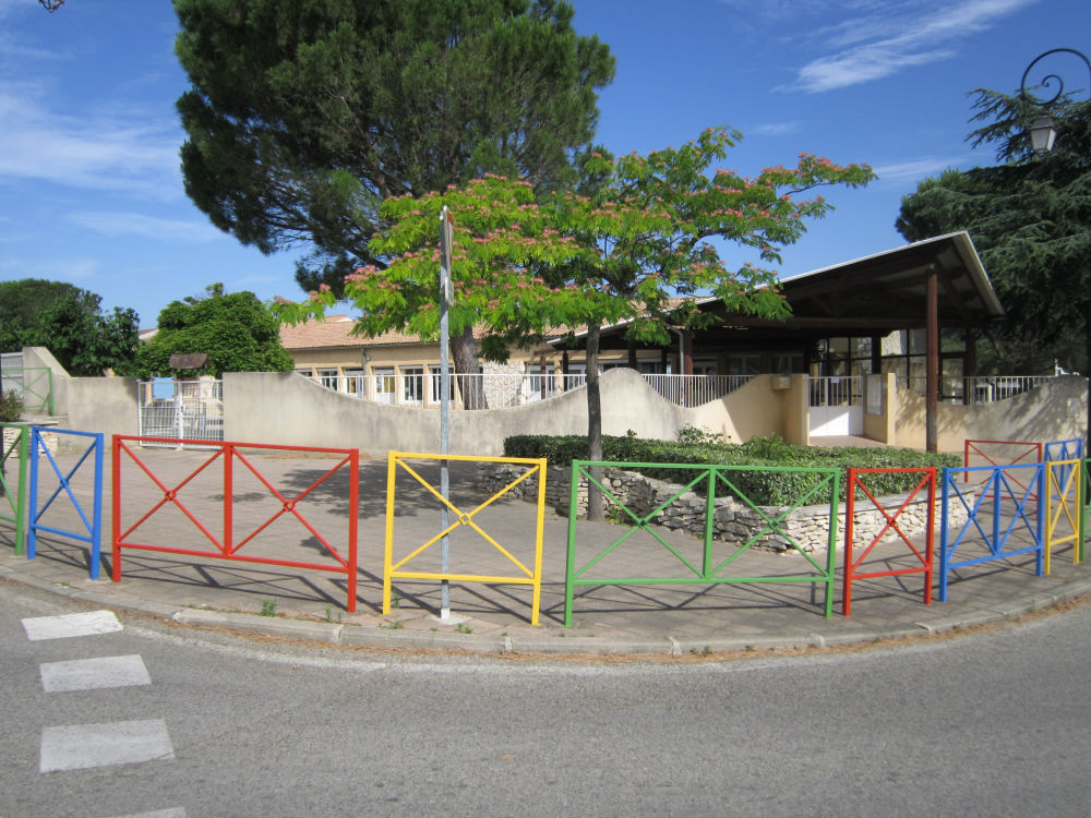 ecole maternelle avec barrières